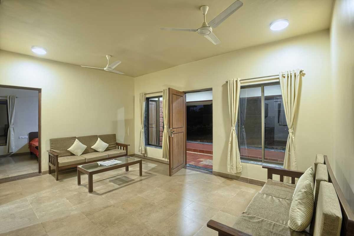 Regenta Resort Mango Village Guhagar Kudan Екстер'єр фото