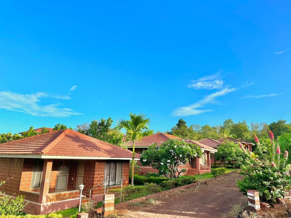 Regenta Resort Mango Village Guhagar Kudan Екстер'єр фото